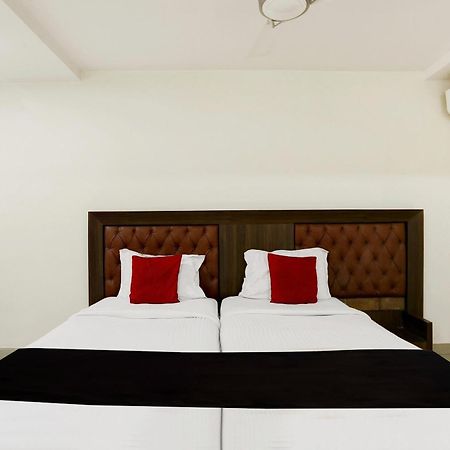 Townhouse Halcyon Deccan Inn Near Shilparamam Kondapur  Екстериор снимка