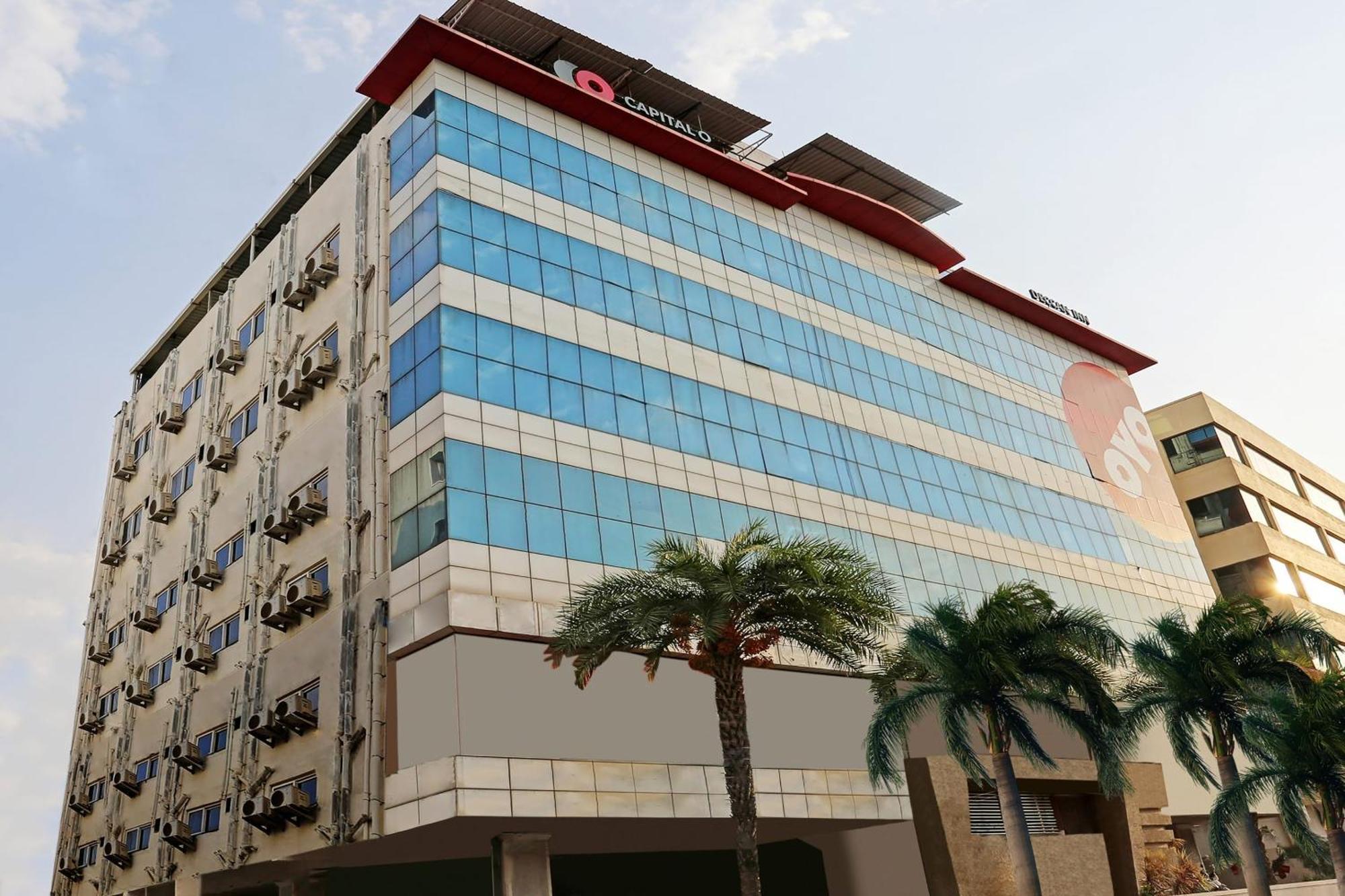 Townhouse Halcyon Deccan Inn Near Shilparamam Kondapur  Екстериор снимка